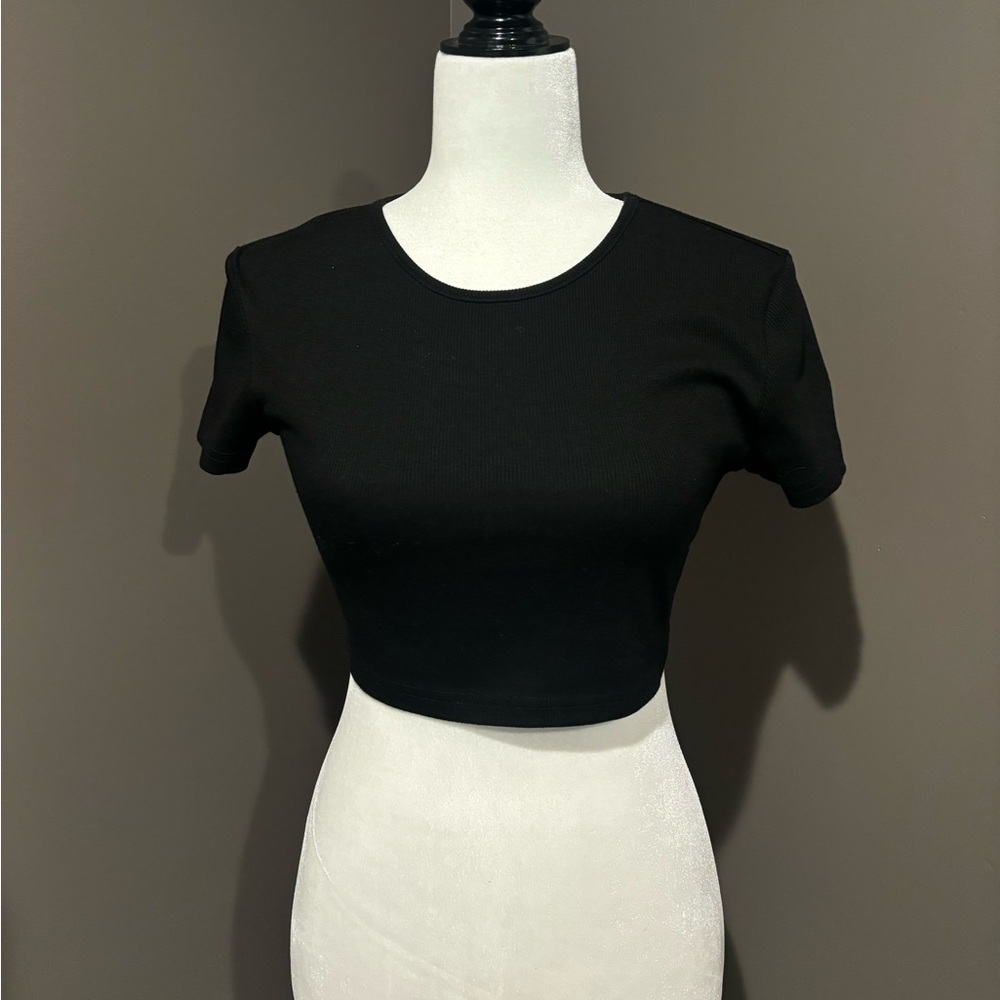 Black Cropped Tee